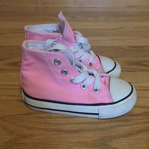 Toddler pink converse